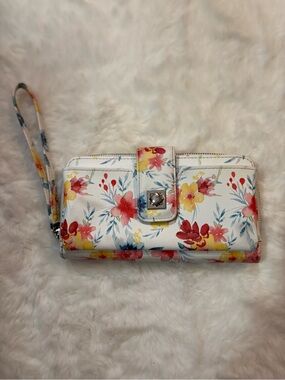Time and Tru Ainsley Cream and Floral Clutch Wallet